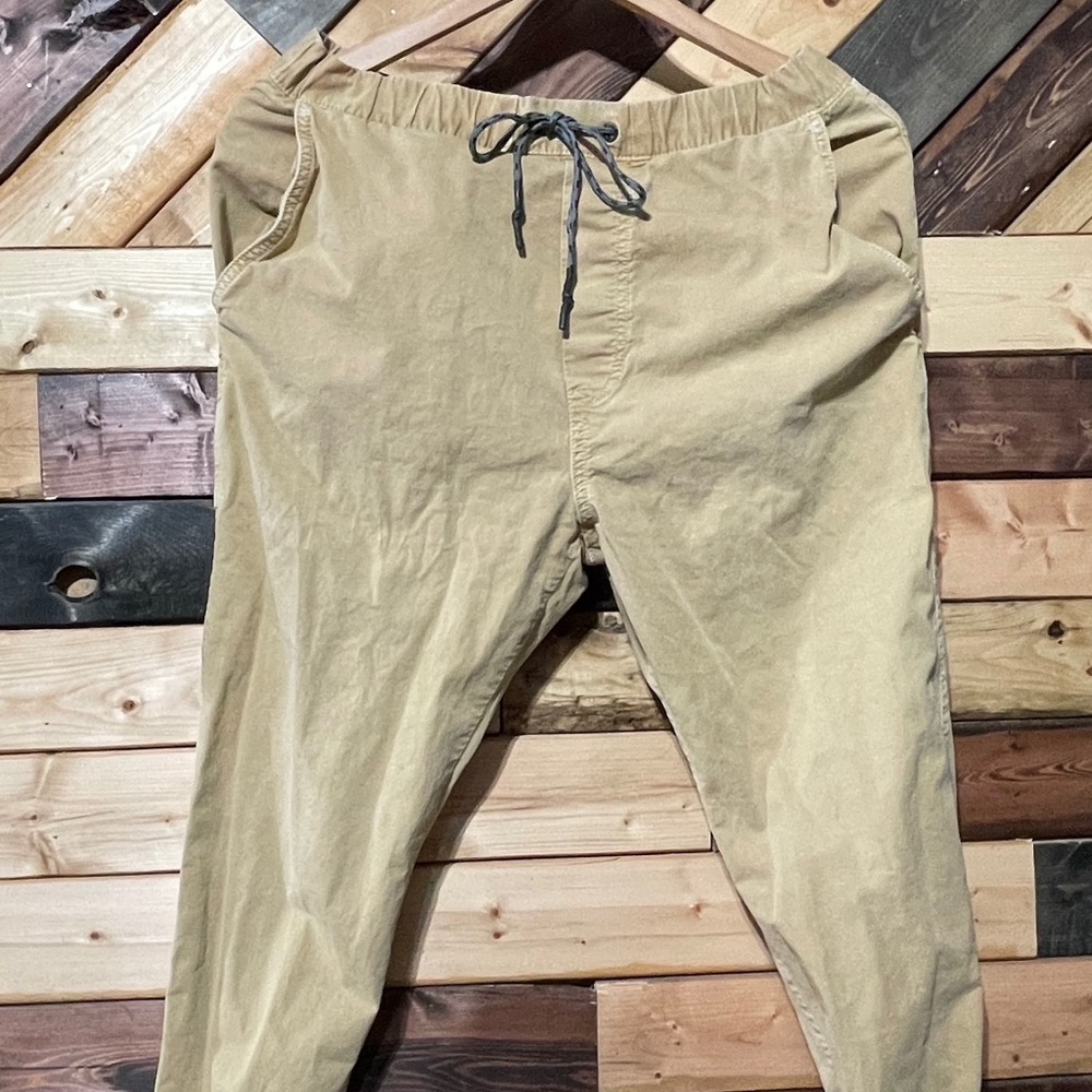 Men’s size medium American Eagle joggers